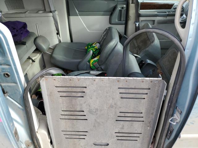 Photo 11 from auction – 2010 CHRYSLER TOWN & COU with VIN 2A4RR5DX2AR207122