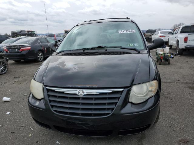 Photo 5 from auction – 2005 CHRYSLER TOWN & COU with VIN 2C4GP44RX5R303746