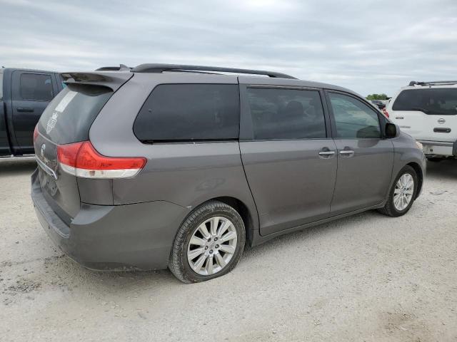 Photo 3 from auction – 2011 TOYOTA SIENNA XLE with VIN 5TDYK3DC2BS163946