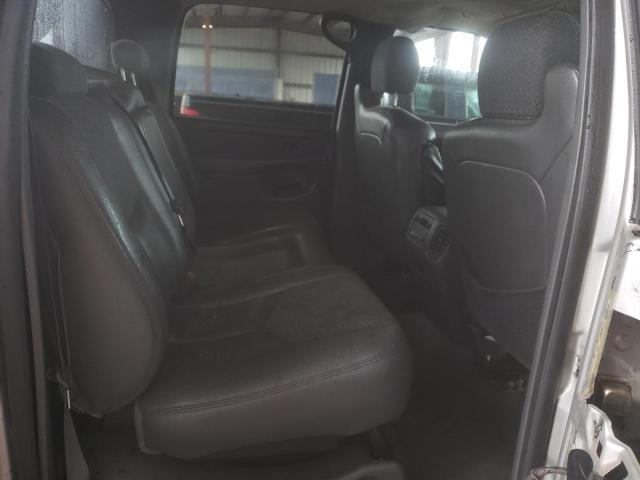 Photo 10 from auction – 2004 CHEVROLET AVALANCHE with VIN 3GNEC12T44G240056