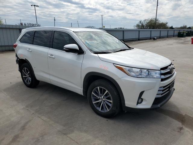 Photo 4 from auction – 2018 TOYOTA HIGHLANDER with VIN 5TDKZRFH8JS529761