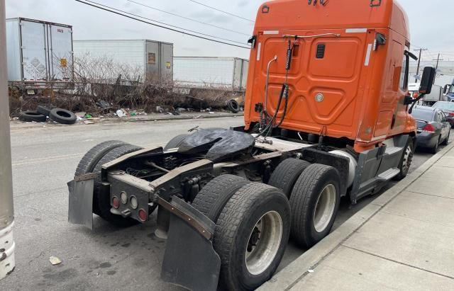 Photo 4 from auction – 2014 FREIGHTLINER CASCADIA 1 with VIN 1FUGGLD52ELFK41J0