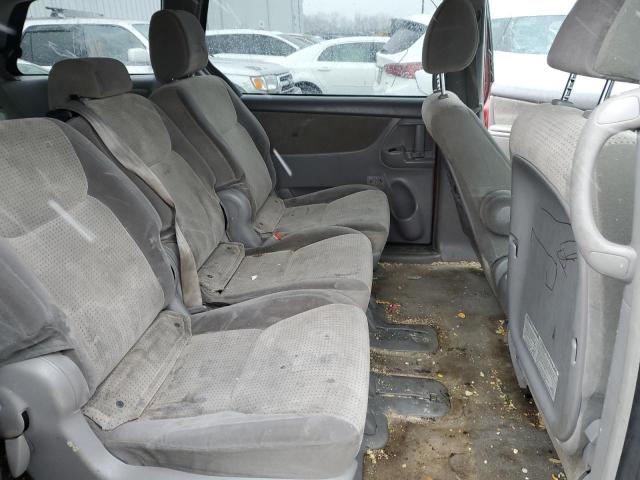 Photo 11 from auction – 2010 TOYOTA SIENNA CE with VIN 5TDKK4CC8AS337224