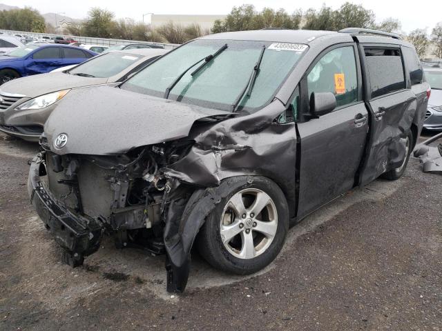 Photo 1 from auction – 2017 TOYOTA SIENNA LE with VIN 5TDKZ3DC6HS865097