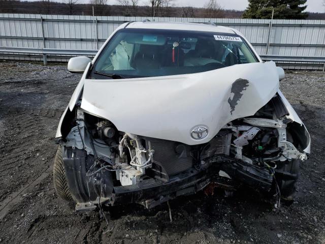 Photo 5 from auction – 2017 TOYOTA SIENNA XLE with VIN 5TDYZ3DC2HS893375