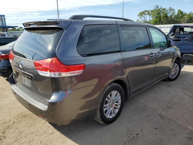 Photo 3 from auction – 2013 TOYOTA SIENNA XLE with VIN 5TDYK3DC5DS396190