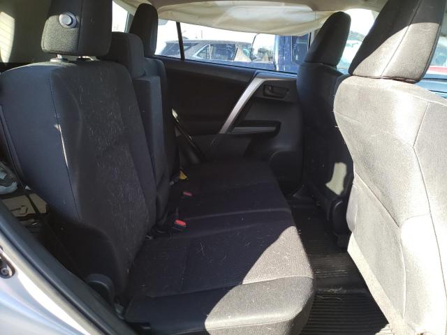 Photo 10 from auction – 2018 TOYOTA RAV4 LE with VIN JTMBFREV9JJ256312
