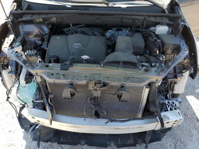 Photo 12 from auction – 2019 TOYOTA HIGHLANDER with VIN 5TDKZRFH4KS301838