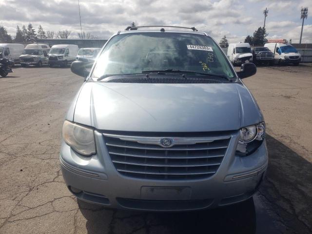 Photo 5 from auction – 2005 CHRYSLER TOWN & COU with VIN 2C8GP64L45R407400