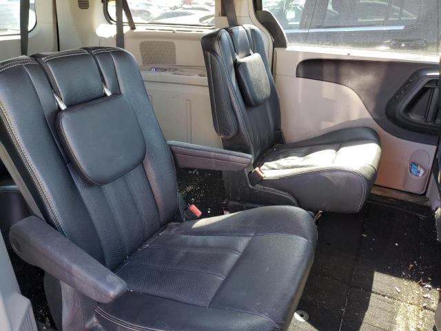 Photo 11 from auction – 2015 CHRYSLER TOWN & COU with VIN 2C4RC1CG9FR525912