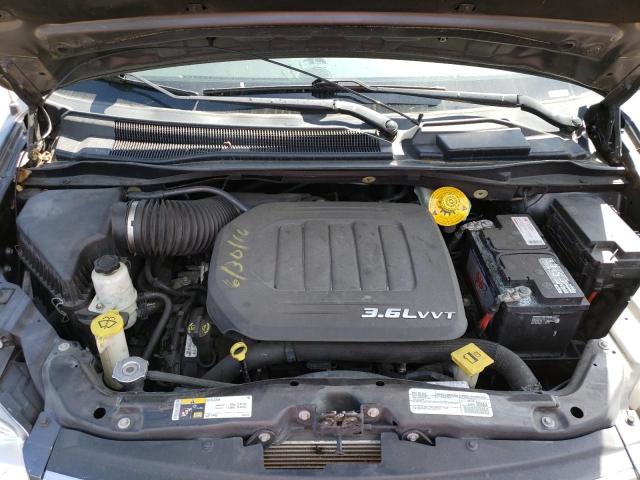 Photo 12 from auction – 2016 CHRYSLER TOWN & COU with VIN 2C4RC1BG1GR206541