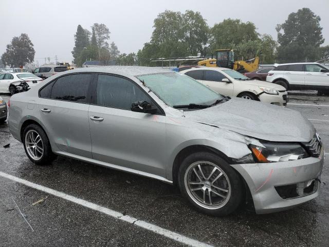 Photo 4 from auction – 2013 VOLKSWAGEN PASSAT S with VIN 1VWAP7A30DC042560