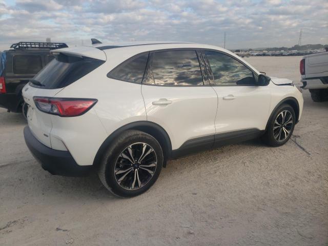 Photo 3 from auction – 2021 FORD ESCAPE SE with VIN 1FMCU0BZXMUB03272