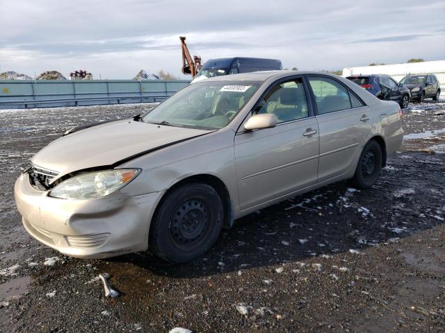 TOYOTA CAMRY LE 2005 with VIN 4T1BE32K05U590156 - Photo from auction