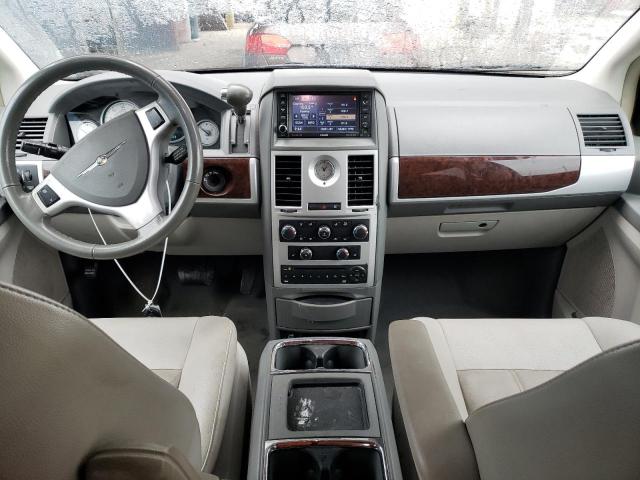 Photo 8 from auction – 2010 CHRYSLER TOWN & COU with VIN 2A4RR5D14AR150935
