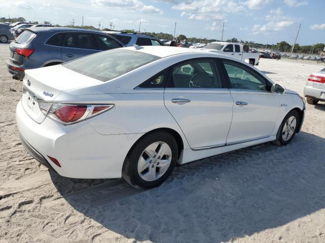Photo 3 from auction – 2012 HYUNDAI SONATA HYB with VIN KMHEC4A46CA020608