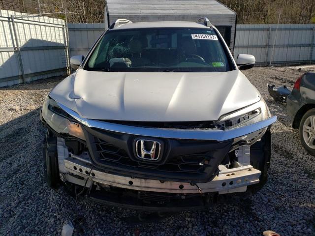 Photo 5 from auction – 2017 HONDA RIDGELINE with VIN 5FPYK3F56HB015267