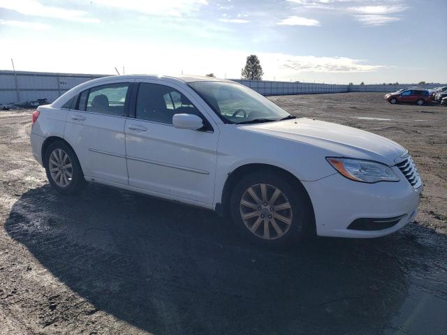 Photo 4 from auction – 2013 CHRYSLER 200 TOURIN with VIN 1C3CCBBGXDN703063