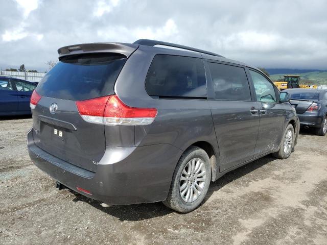 Photo 3 from auction – 2011 TOYOTA SIENNA XLE with VIN 5TDYK3DC6BS158152