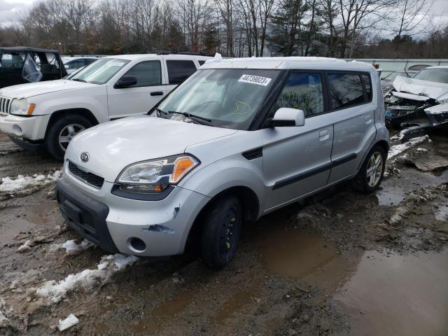 KIA SOUL + 2010 with VIN KNDJT2A27A7704017 - Photo from auction