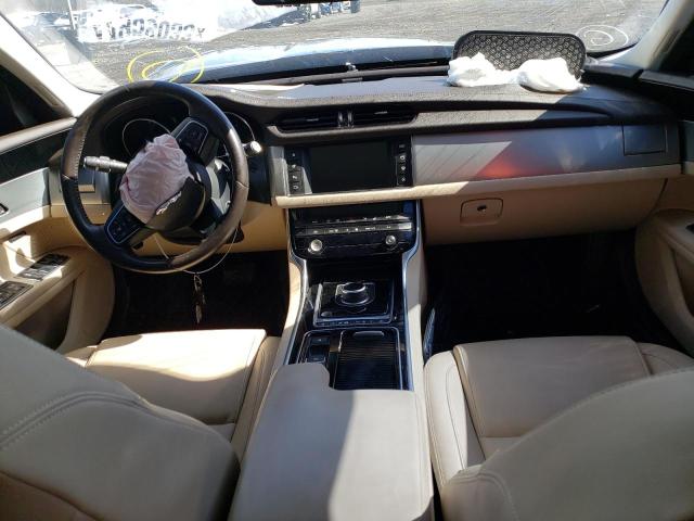 Photo 8 from auction – 2017 JAGUAR XF PREMIUM with VIN SAJBJ4BVXHCY36156