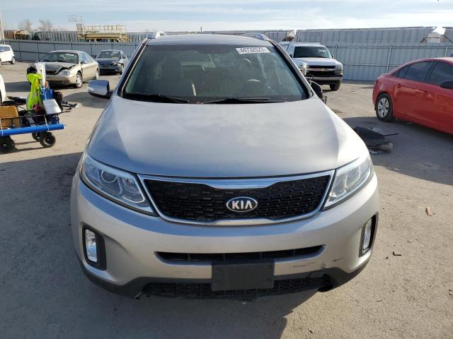 Photo 5 from auction – 2015 KIA SORENTO LX with VIN 5XYKTCA62FG573960