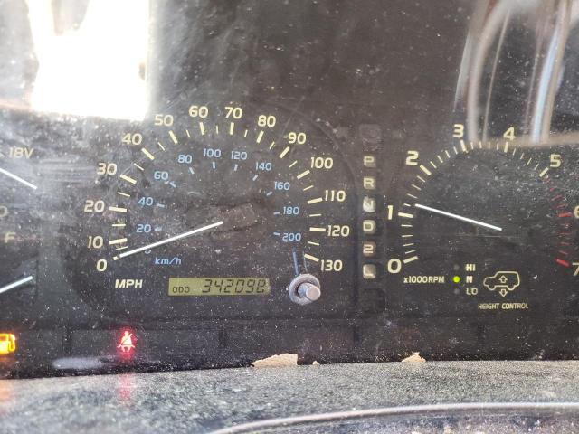 Photo 9 from auction – 2002 LEXUS LX 470 with VIN JTJHT00W823519987