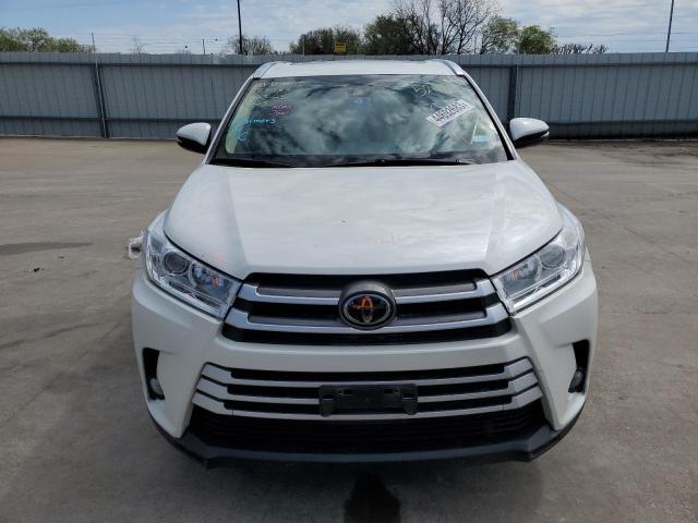 Photo 5 from auction – 2018 TOYOTA HIGHLANDER with VIN 5TDKZRFH8JS529761