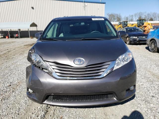 Photo 5 from auction – 2017 TOYOTA SIENNA XLE with VIN 5TDDZ3DC6HS179702