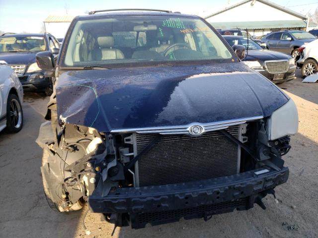 Photo 5 from auction – 2010 CHRYSLER TOWN & COU with VIN 2A4RR8D17AR386688