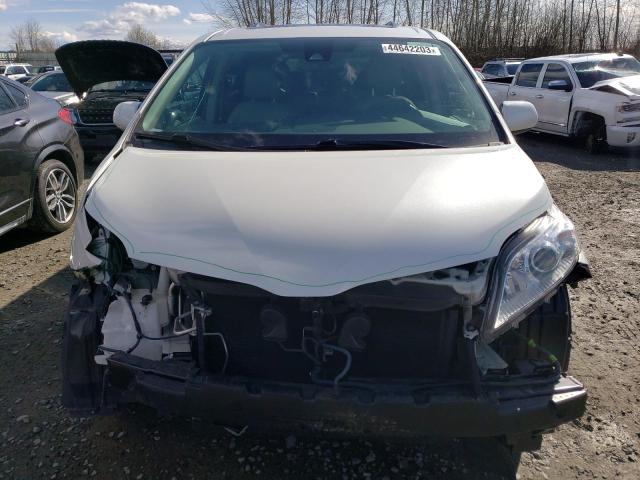 Photo 5 from auction – 2018 TOYOTA SIENNA XLE with VIN 5TDDZ3DC7JS203799