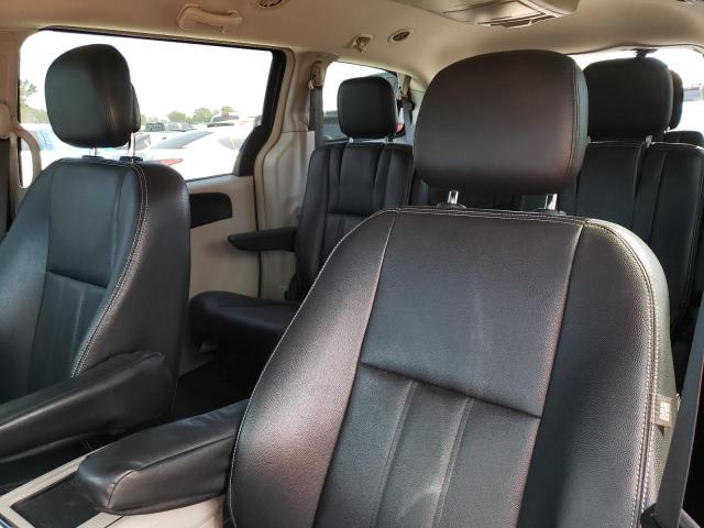 Photo 10 from auction – 2016 CHRYSLER TOWN & COU with VIN 2C4RC1BG1GR206541
