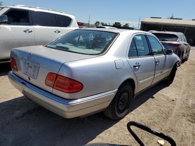 Photo 3 from auction – 1999 MERCEDES-BENZ E 320 with VIN WDBJF65H0XA905054