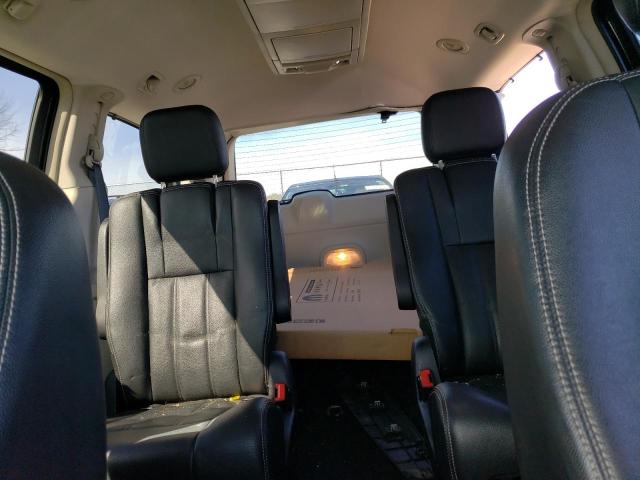 Photo 10 from auction – 2016 CHRYSLER TOWN & COU with VIN 2C4RC1CG7GR207871