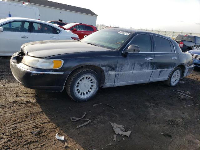 LINCOLN TOWN CAR C 2000 with VIN 1LNHM83W7YY940651 - Photo from auction