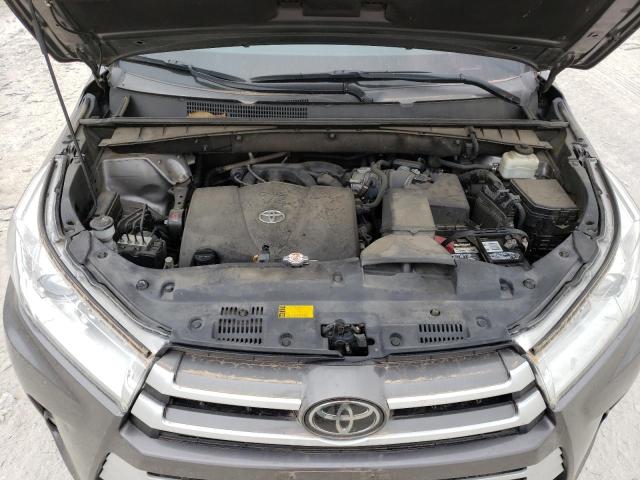 Photo 12 from auction – 2018 TOYOTA HIGHLANDER with VIN 5TDKZRFH1JS527124