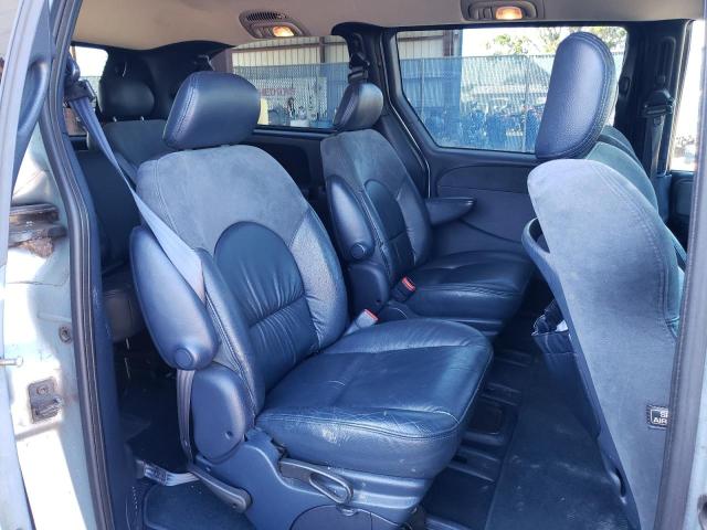 Photo 11 from auction – 2001 CHRYSLER TOWN & COU with VIN 2C8GP64L41R408508