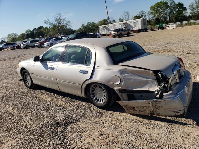 Photo 2 from auction – 2000 LINCOLN TOWN CAR C with VIN 1LNHM83W2YY791601
