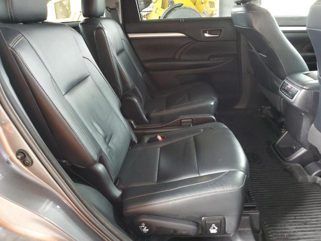 Photo 11 from auction – 2018 TOYOTA HIGHLANDER with VIN 5TDJZRFH6JS804698