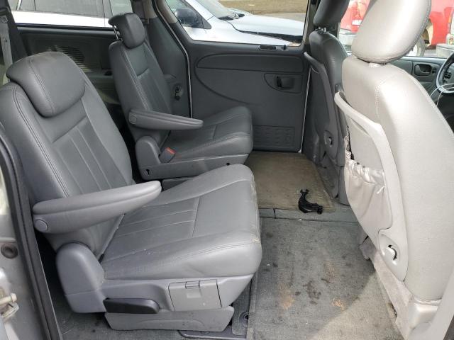 Photo 11 from auction – 2005 CHRYSLER TOWN & COU with VIN 2C4GP54L85R479776