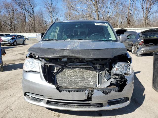 Photo 5 from auction – 2016 CHRYSLER TOWN & COU with VIN 2C4RC1BG8GR253596