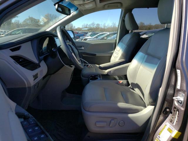 Photo 7 from auction – 2017 TOYOTA SIENNA XLE with VIN 5TDDZ3DC6HS179702