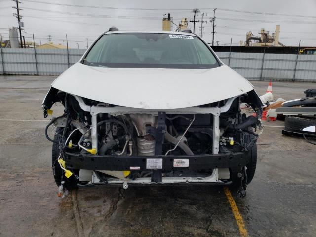 Photo 5 from auction – 2017 TOYOTA RAV4 LIMIT with VIN 2T3YFREV2HW363076