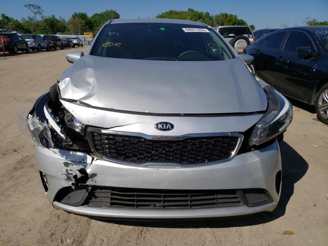 Photo 5 from auction – 2017 KIA FORTE LX with VIN 3KPFK4A76HE158529