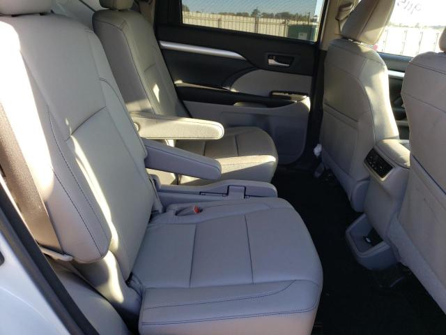 Photo 11 from auction – 2017 TOYOTA HIGHLANDER with VIN 5TDKZRFH1HS523066