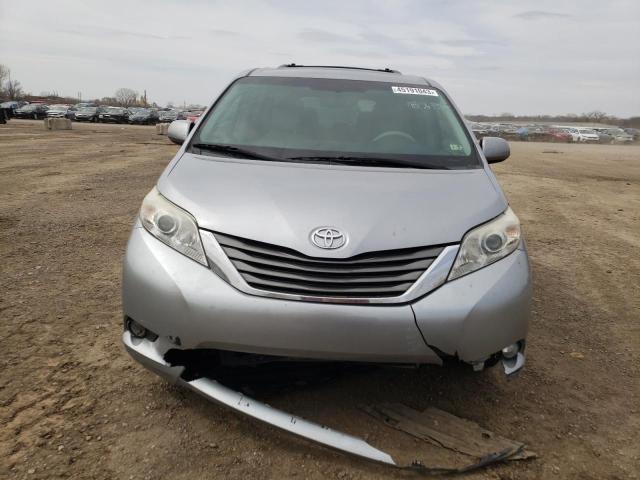 Photo 5 from auction – 2012 TOYOTA SIENNA XLE with VIN 5TDYK3DC7CS209997