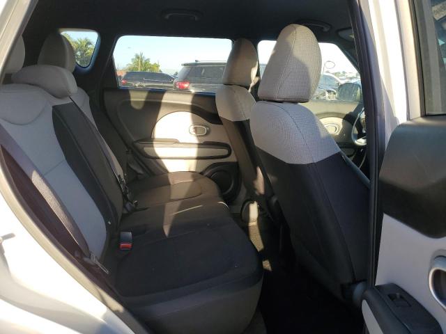 Photo 11 from auction – 2015 KIA SOUL with VIN KNDJN2A2XF7748918