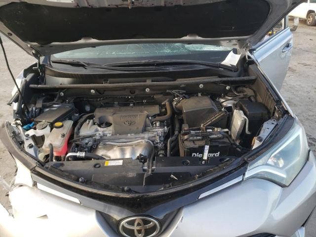 Photo 11 from auction – 2017 TOYOTA RAV4 LE with VIN 2T3BFREV8HW564650