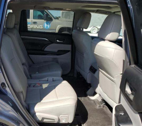Photo 11 from auction – 2017 TOYOTA HIGHLANDER with VIN 5TDDZRFH9HS412645