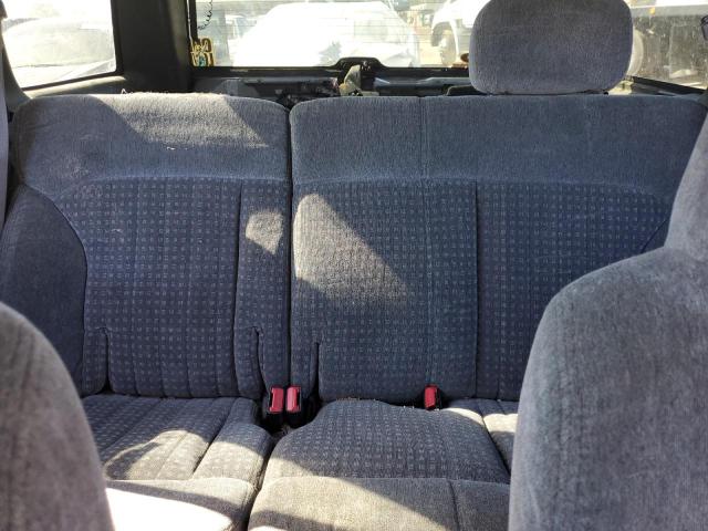 Photo 10 from auction – 1999 CHEVROLET BLAZER with VIN 1GNCS13W3X2229923